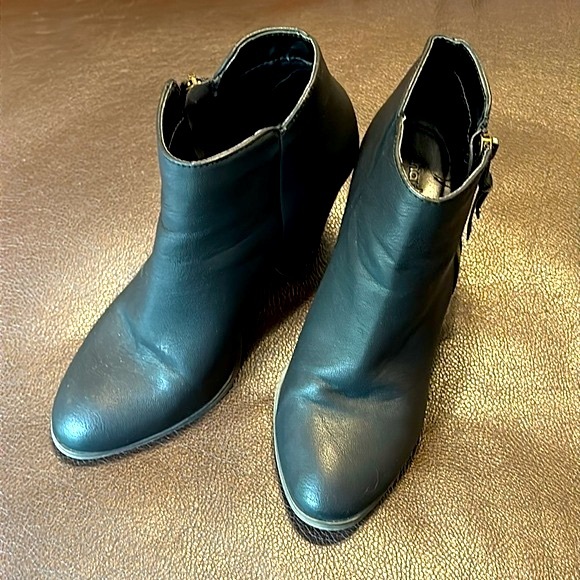 Charlotte Russe ankle boots / heeled booties - size 6, black - Picture 3 of 14